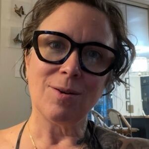 Meet your Posher, Daisy